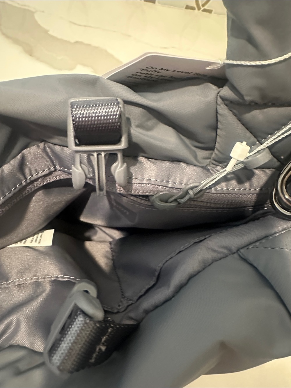 Lululemon On My Level Tote Bag Small 3L
Puffy Gray Gunmetal - Picture 6 of 6